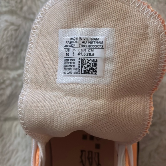 Converse Sneakers - Picture 4 of 7